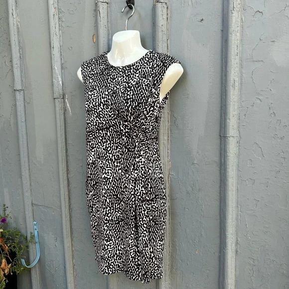 Diane Von Furstenberg Twisty Clean Black & White Silk Jersey Shift, size 4 - Picture 4 of 13